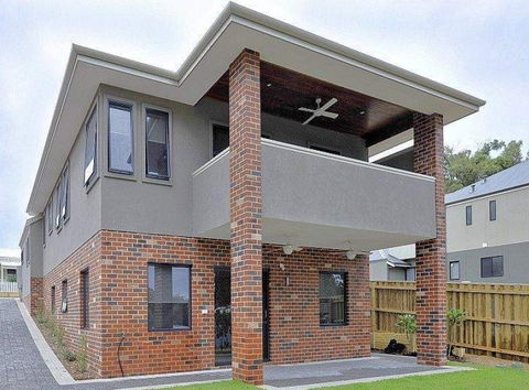 Iq Construction - Builders Adelaide 0