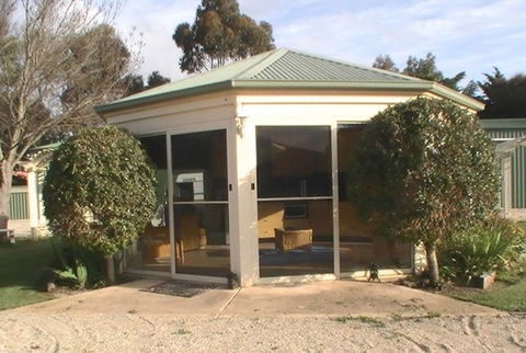 J & F Home Improvements - Builders Adelaide 0